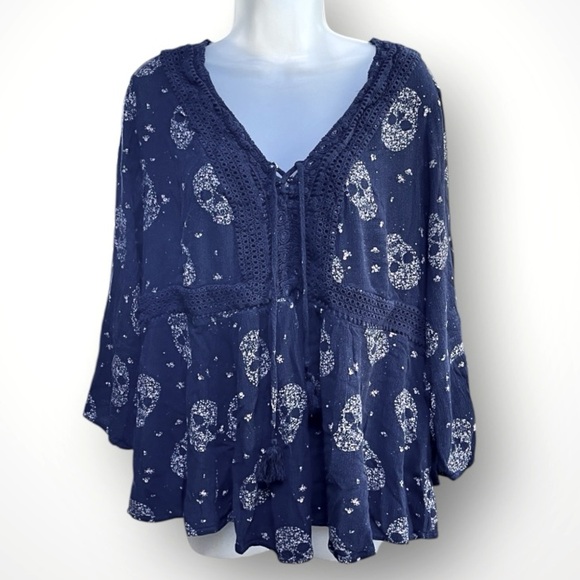 torrid Tops - Torrid Blue Top Skulls Graphic